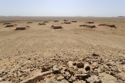 Libyan ammunition depot 110 km south of the Ghardabiya airport 01   Photos: Philippe Desmazes