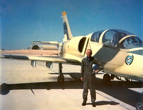 Czechoslovakian instructors from the Sirte Air High School with Libyan L-39ZO Albatros aircraft at Ghardabiya air base in the mid-1980s. Right photo: V clav Palecek, Left photo: V. Havnera pilotialetadla.cz Czechoslovakian instructors from the Sirte Air High School with Libyan L-39ZO Albatros aircraft at Ghardabiya air base in the mid-1980s. Right photo: V clav Palecek, Left photo: V. Havnera pilotialetadla.cz