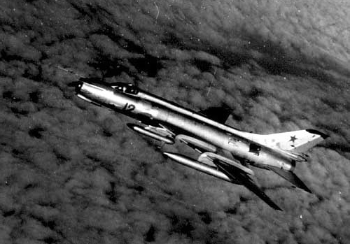 The Su-17M2 with the SPS- 141 'Siren' jammer pod. In strike group, the leader usually was the carrying SPS pod. Over Georgia in 1978.