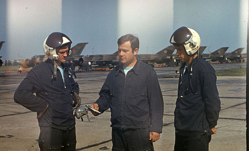 Soviet Air Force of the Southern Group of Forces's pilots front of their MiG-21bis Fishbed-L at Hungary Tkl