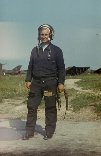 Soviet 515th Fighter Air Regiment's pilots front of their MiG-21bis Fishbed-L at Hungary Tkl air base