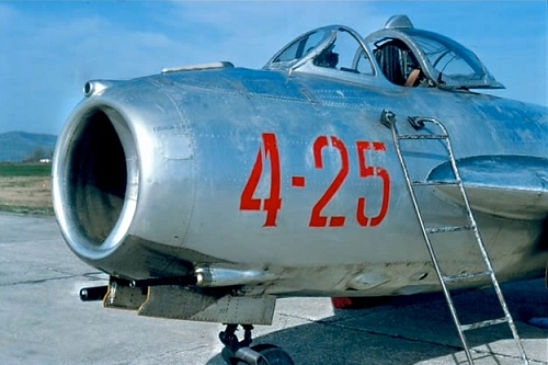 Albanian Air Force - Shenyang F-5 / MiG-17F