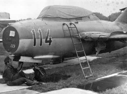 Hungarian 101st Reconnaissance Air Regiments MiG-15UTI Midget