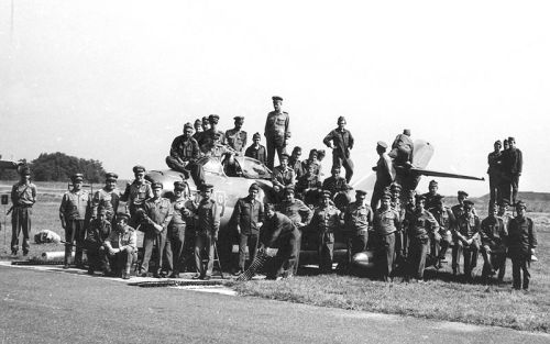 Hungarian 101st Reconnaissance Air Regiments  crews. Photo: Holler Janos