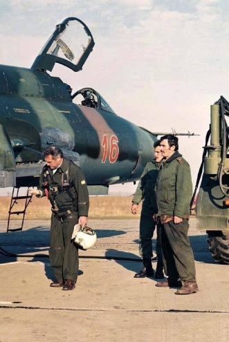 Hungarian Su-22M3 Fitter-J reconnaissance-bomber type at Taszr air base in eighteen.