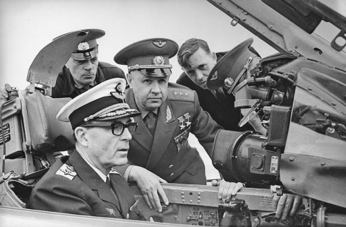 In the cockpit of the Soviet MiG-21FL Fishbed-D export fighter, the commander of the Swedish Air Force, Lieutenant-General S. Nuren.